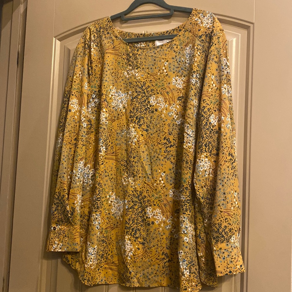 LOFT 22 top